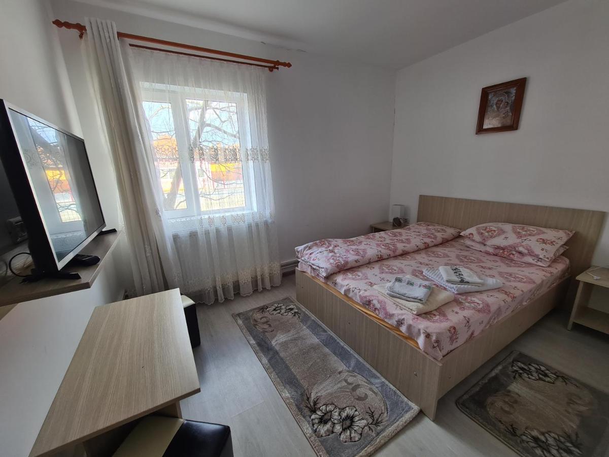 Cazare Turism Prislop Hotel ฮาเซก ภายนอก รูปภาพ